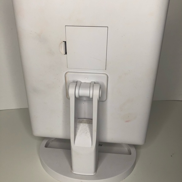 Makeup magnifying desk mirror - Picture 3 of 4